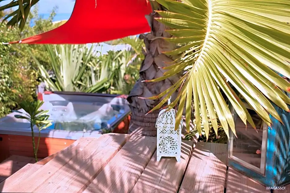 Poz Lagon - chambre d'hôtes - Bungalow pour 2 personnes - Jacuzzi privatif - petit déjeuner - Vue sur le lagon