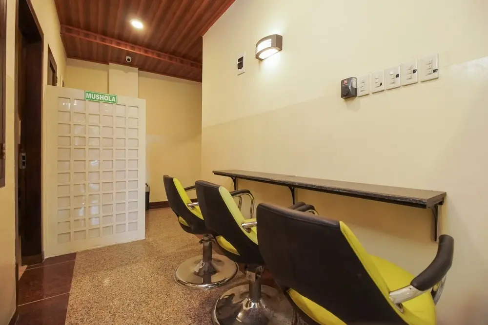 Urbanview Hotel Cantee Halim Perdanakusuma by RedDoorz
