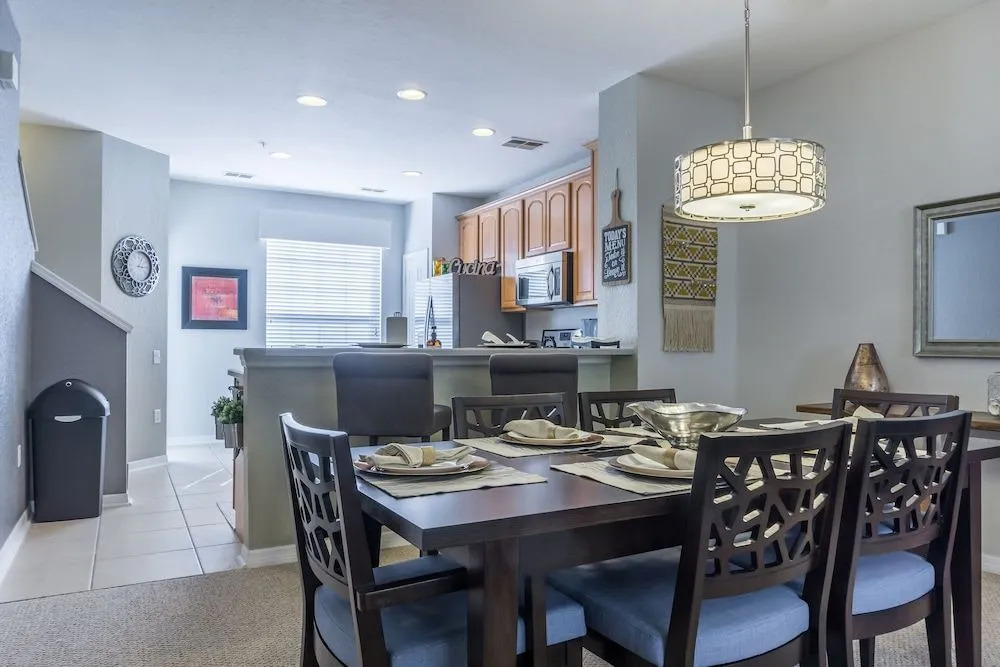 Casa Nova Deluxe Townhome 3 Bedroom Townhouse by RedAwning