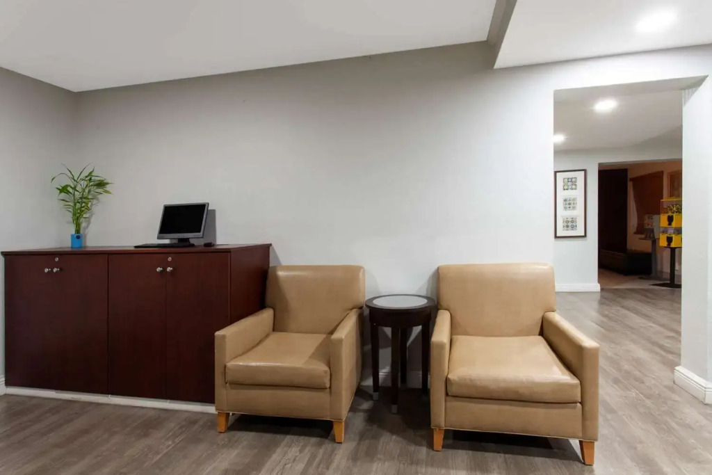 Super 8 by Wyndham Kissimmee