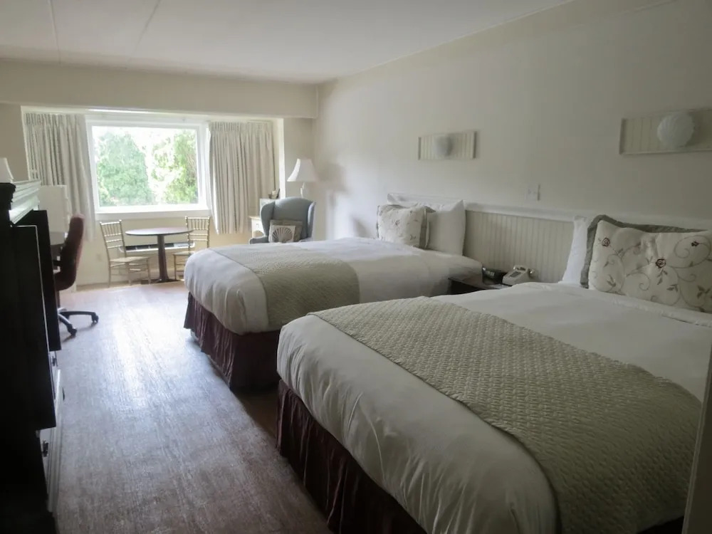 ShoreWay Acres Inn & Cape Cod Lodging