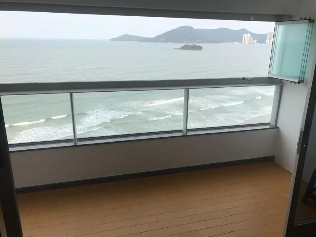Apartamento frente mar