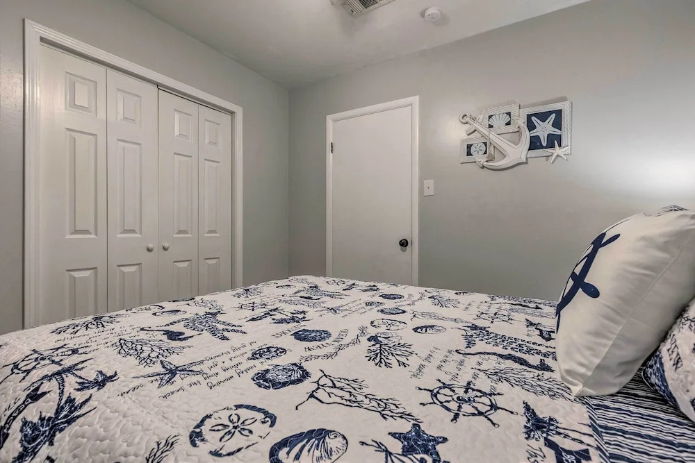 Charming Gulfport Escape: Half-mile to Beach!