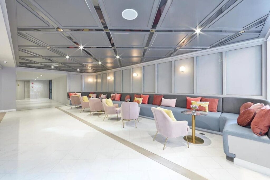 The Quarter Ploenchit by UHG
