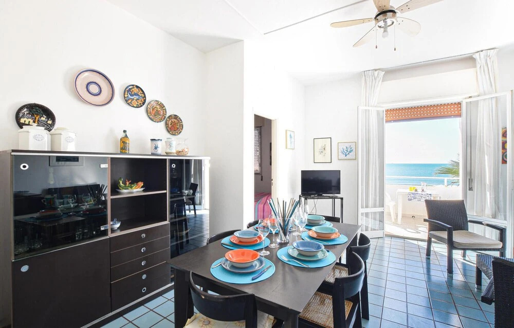Stunning Home in Pozzallo With 3 Bedrooms and Wifi