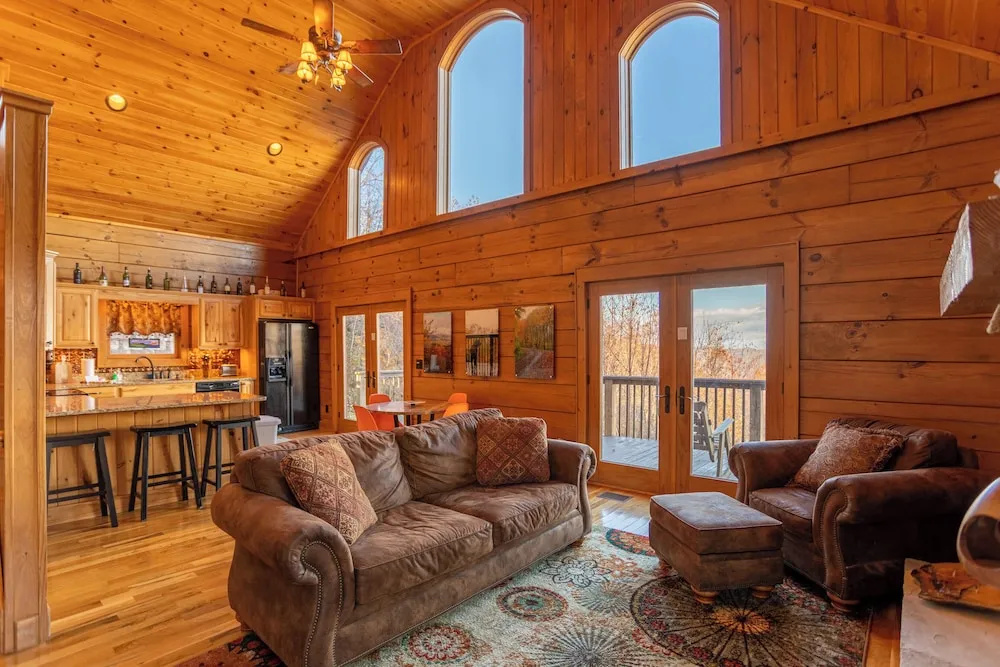 Faraway Skies Hot Tub, Total Privacy, 20 Mins to Boone