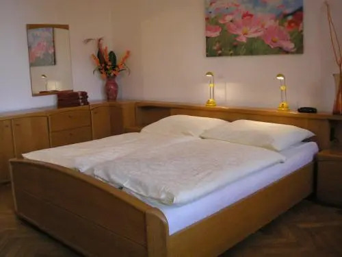 110m2 Old Town Apartment on Danube Promenade 3BR 2BA Up to 9 Guests