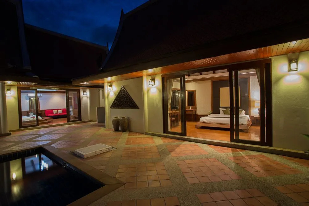 Sirinthara Villa 4 bed pool Nai Harn