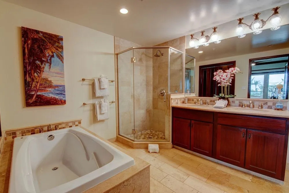 Hale Tiare 2 Bedroom Condo by RedAwning