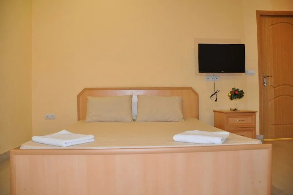 Anika Suite