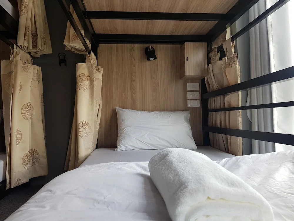SLEEP TO FLY HOTEL & HOSTEL suvarnabhumi airport