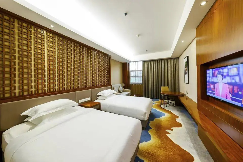 Yunshang Caohai Hotel (Bijie Zhe Mall)