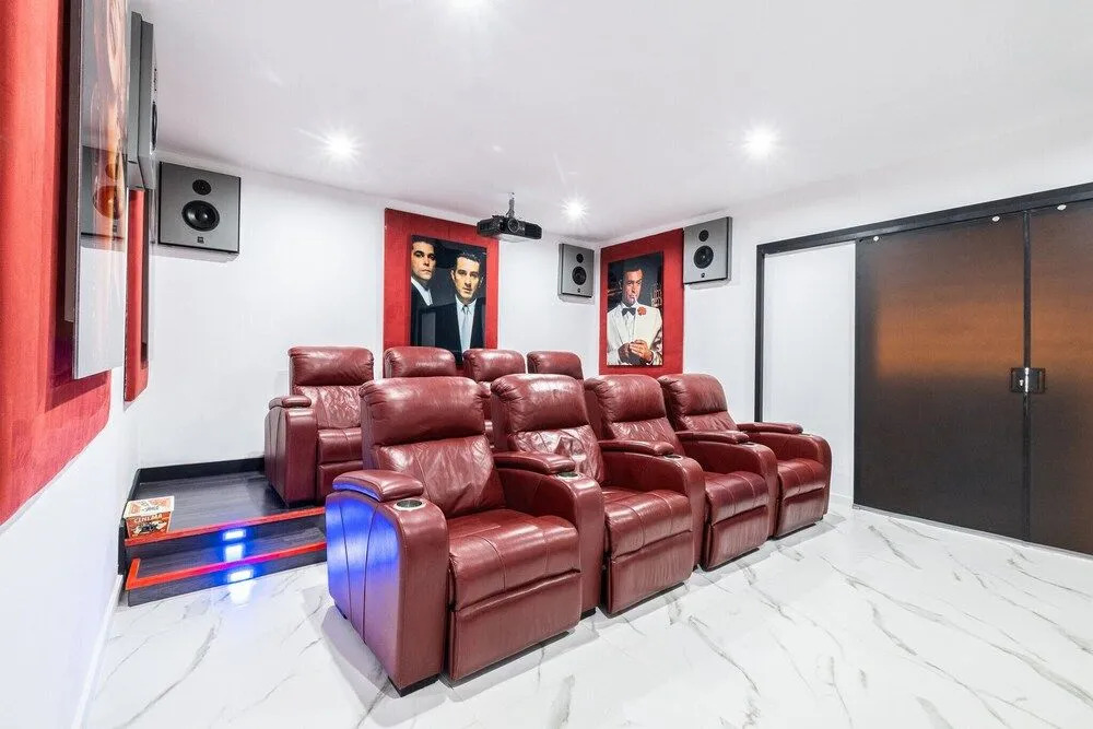 Villa Avalon - Jacuzzi, Cinema e Piscina Aquecível em Armação de Pêra