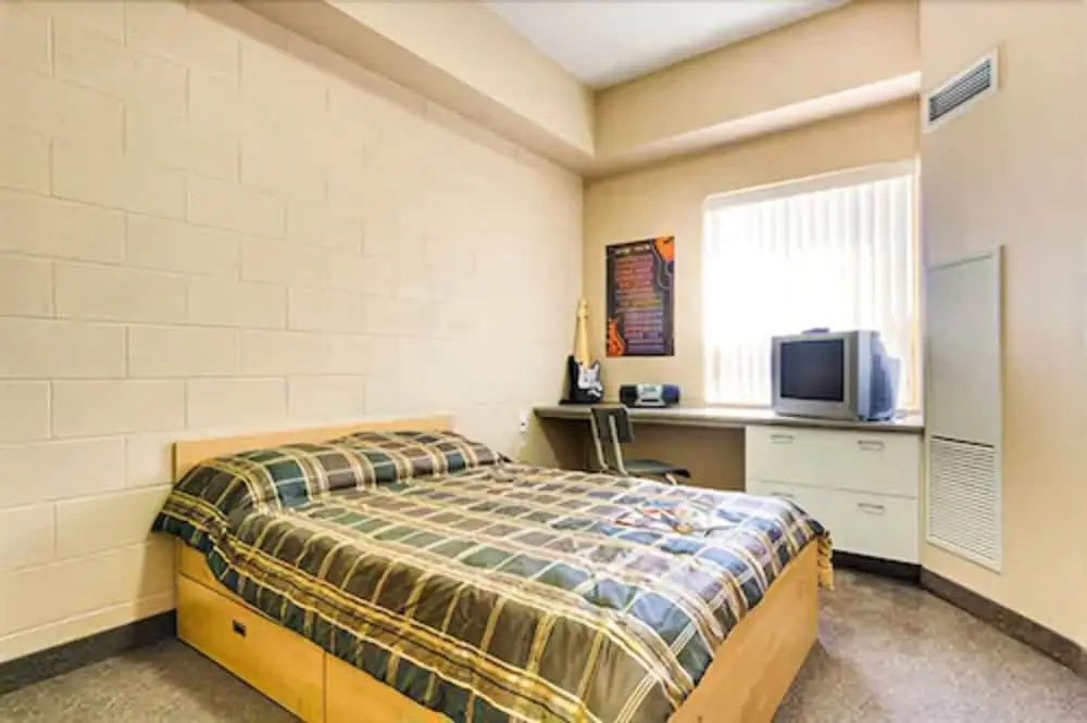 Residence & Conference Centre - Sudbury North
