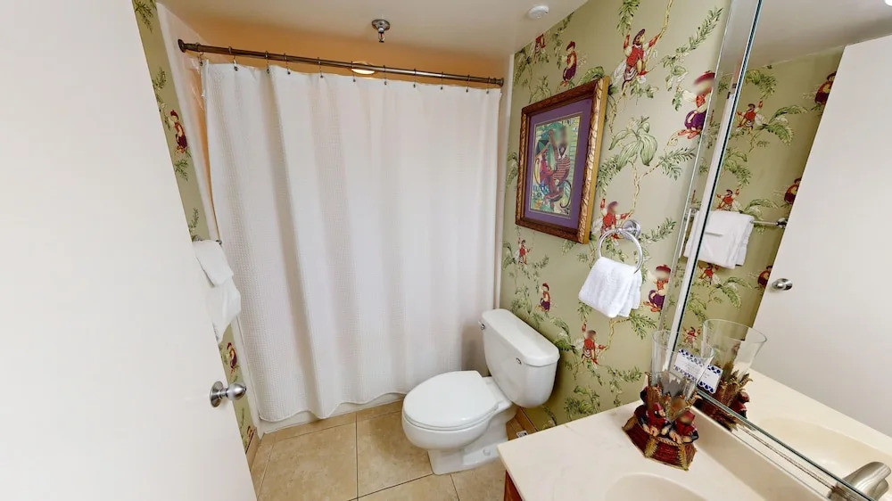 Inlet Reef 413 2 Bedroom Condo by RedAwning