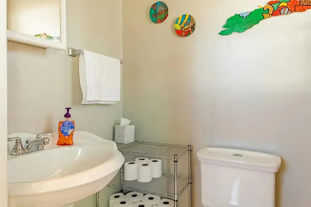 Family-friendly Home for travelers Near subway