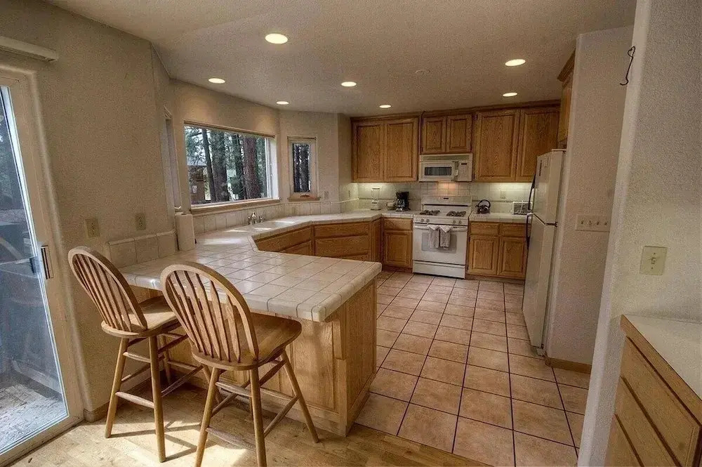 South Lake Tahoe - 4 BR Home Gas BBQ - LTA 8110
