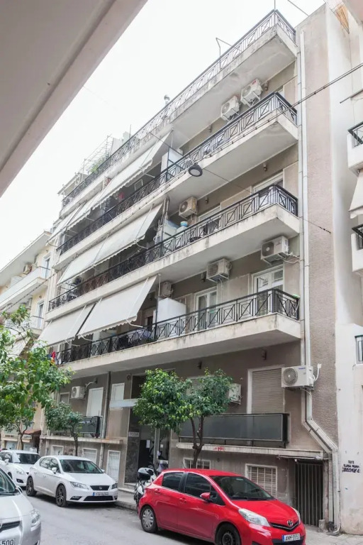Fresh Urban Apt with Balcony in Zografou