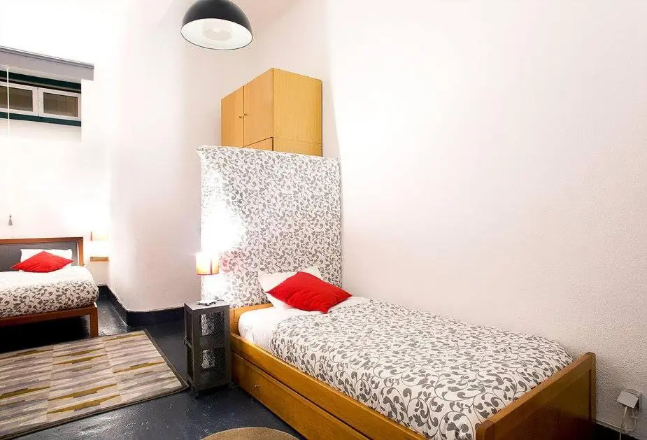 Renewed Apartment in Alfama (near the Cathedral)