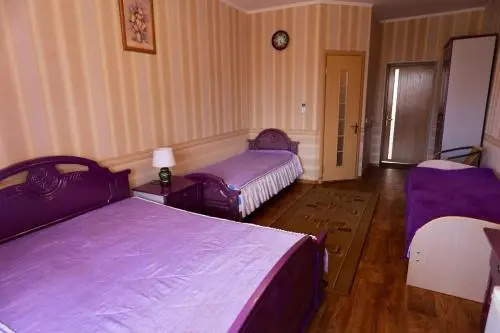 Lotos Zelyonaya Krysha Guest House