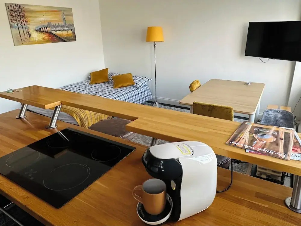Camden Skyview Quality Apartment