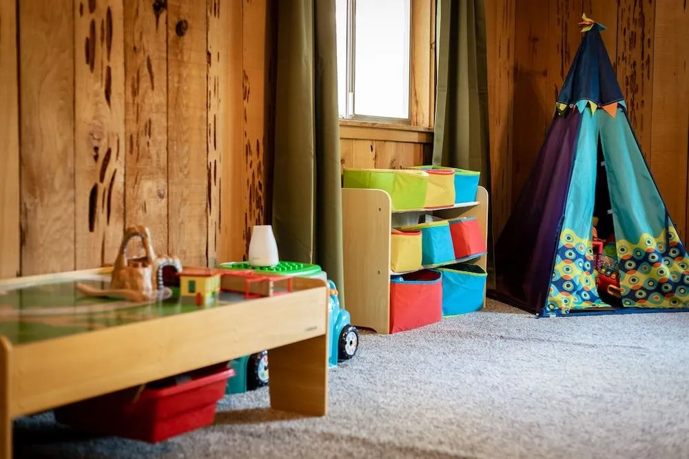 The Blue Lake House - Family fun Abound