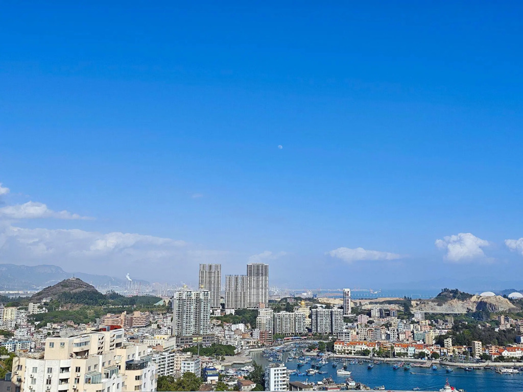 Vienna International Hotel (Huizhou Daya Bay Coastal Park Branch)