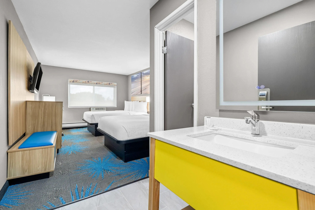 Days Inn by Wyndham La Crosse