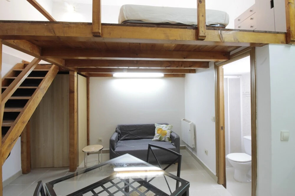 Dúplex en Bajos con Cama de Matrimonio y WiFi Metro Bilbao