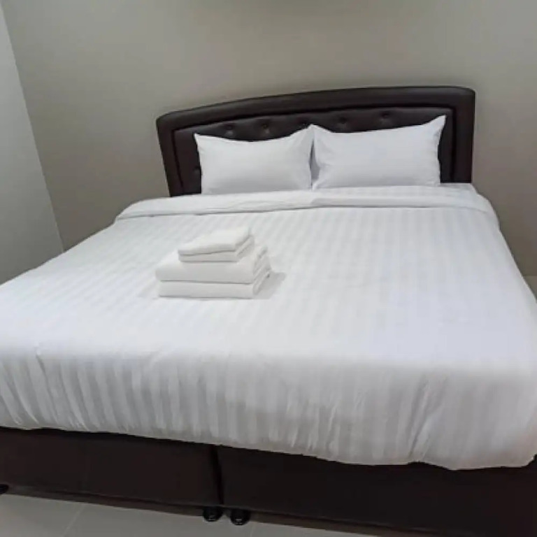 V2 hotel