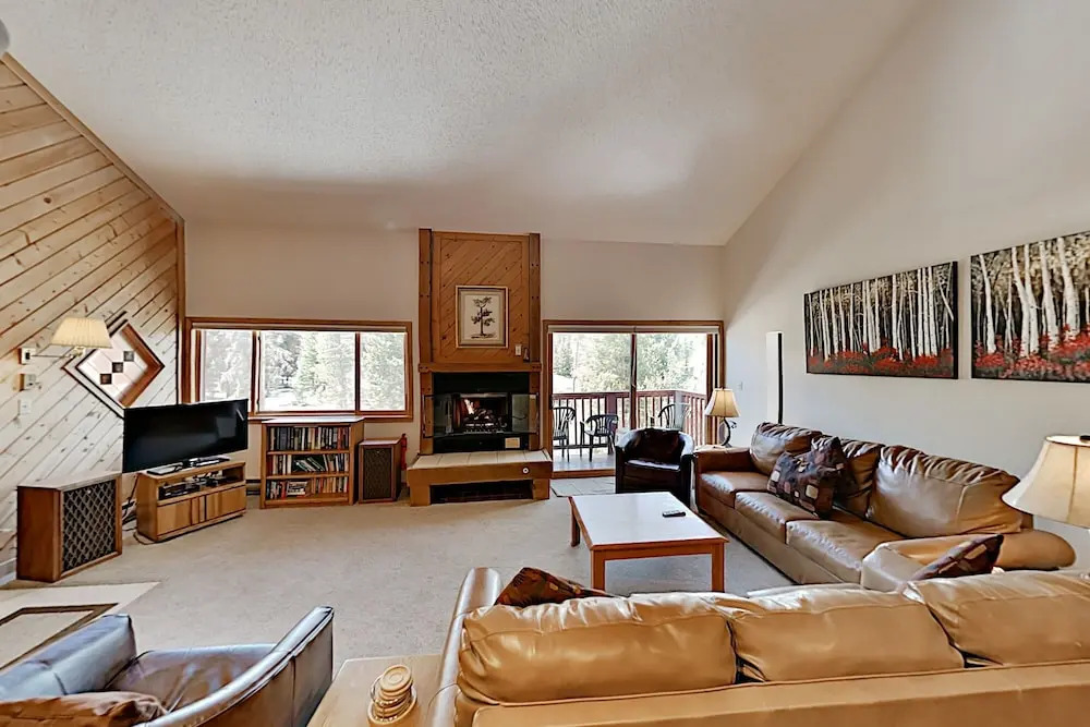 Breckenridge W/ Pool, Hot Tub & Slope Views 2 Bedroom Condo