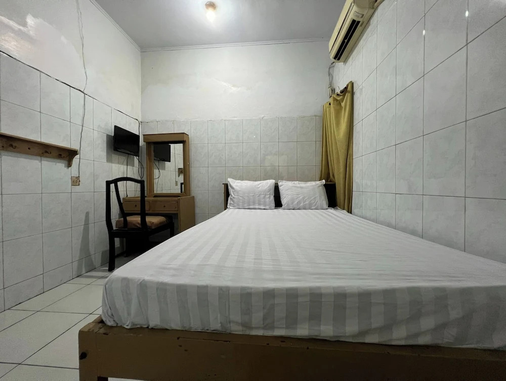 OYO 92675 Hotel Rosna