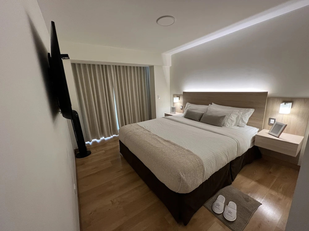 Miraflores 1 or 2 Bedroom Executive Apartment.