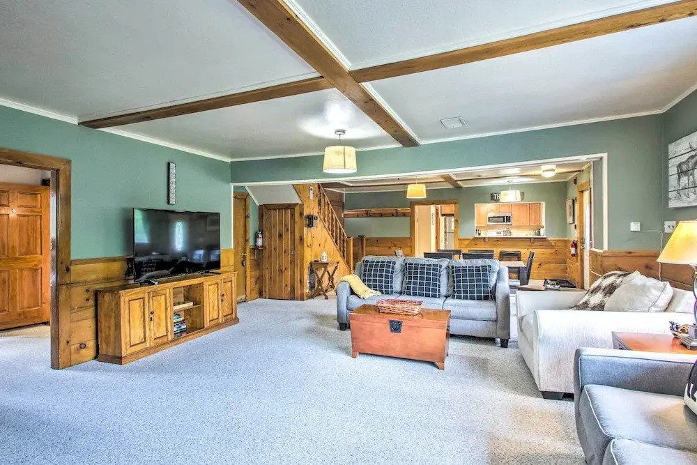 Beautiful Carriage House in Downtown Jackson!