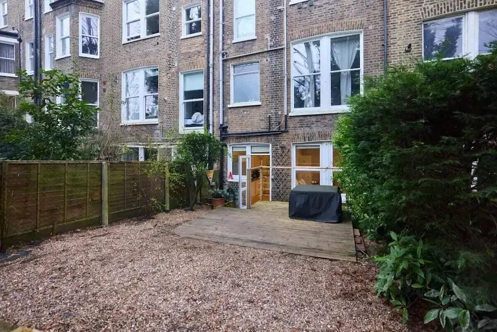 The West Kensington Hideout - Cozy 2bdr Flat With Garden
