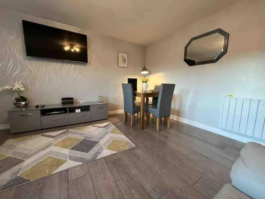 Modern 2 Bed Apartment