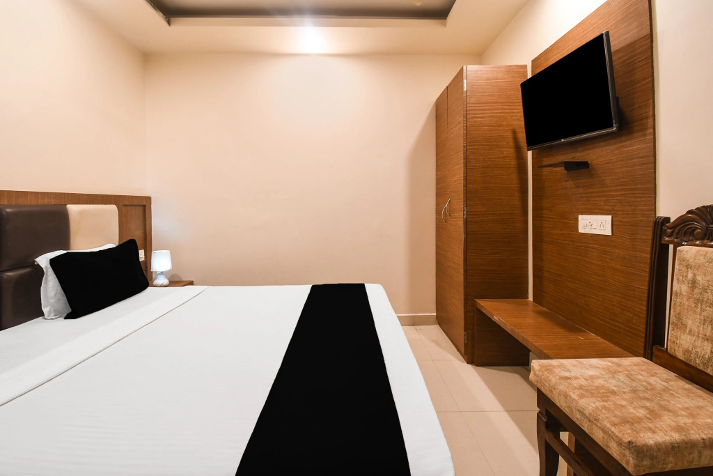 Capital O 86823 Hotel Subhadarsan
