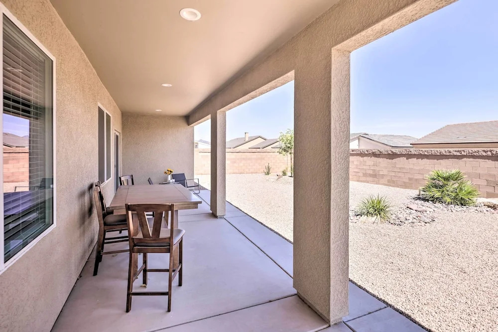 Idyllic Kingman Retreat With Yard - Near Hiking