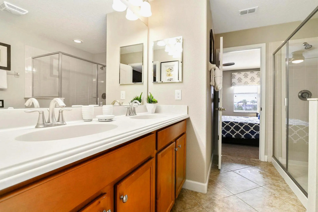 8BR Family Home South Pool No Rear Neighbor