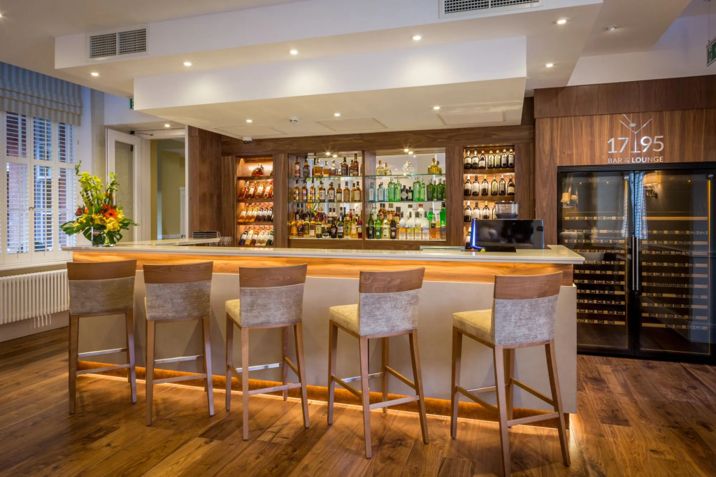Oakley Hall Hotel