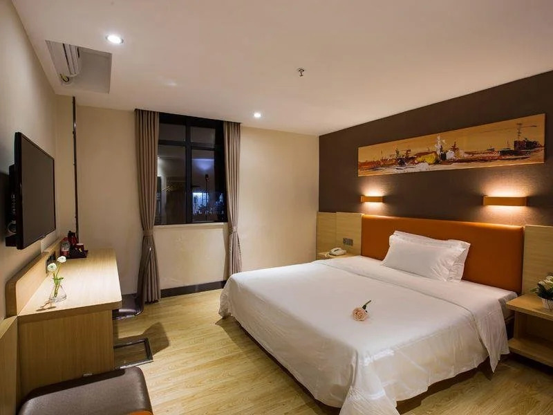 IU Hotel Changsha Dongtang Pinghetang
