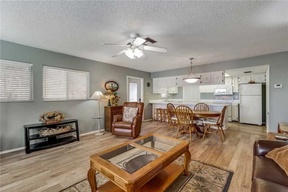 Seahorse 2, 2 Bedrooms, Sleeps 6, Heated Pool, Pet Friendly