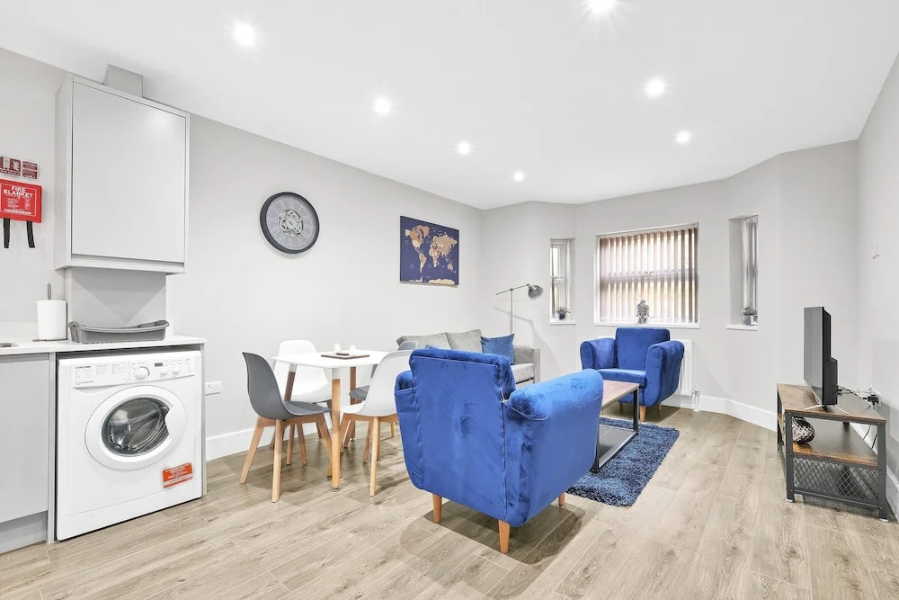 Crown Place 2 & 3 Bedroom Luxury Apts