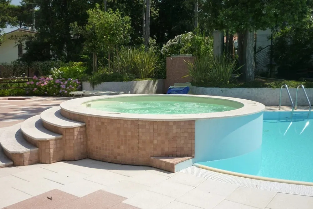 Tastefully Furnished Flat With Pool and Green Area