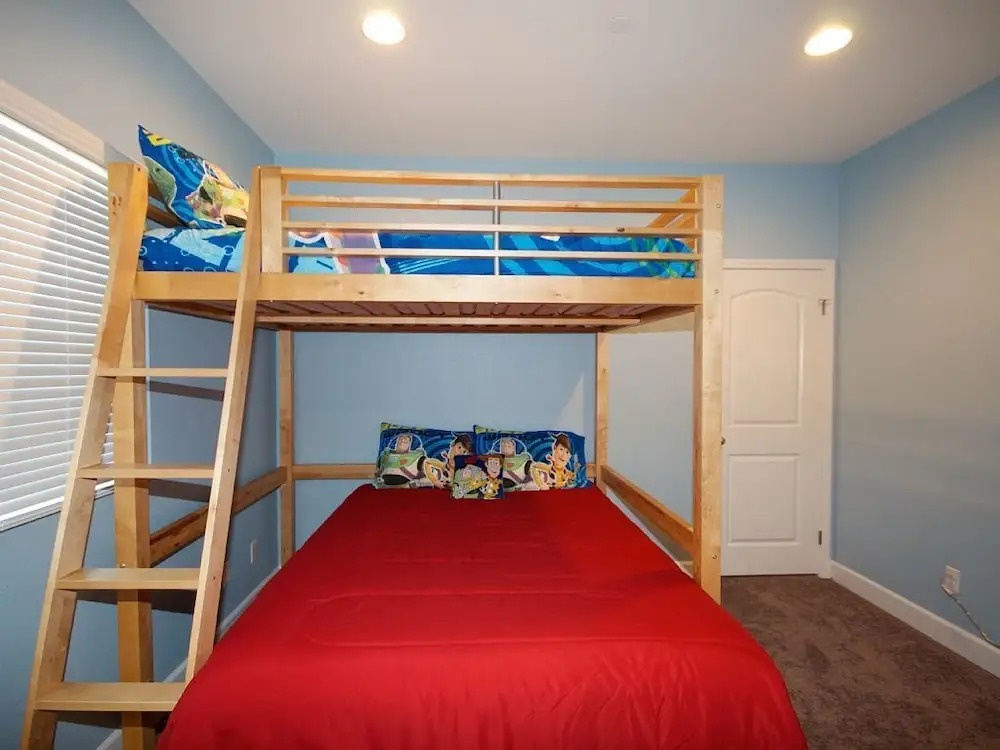 La Casa de Mickey 6 Bedrooms 4 Bathrooms Home