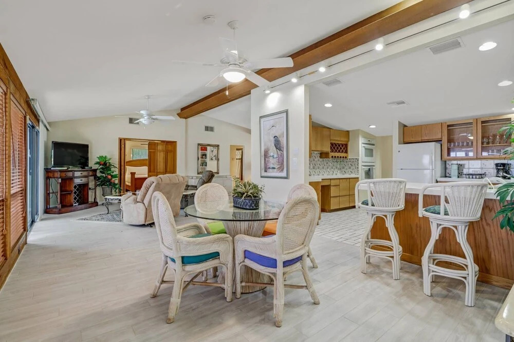 228 Bay Shore Dr