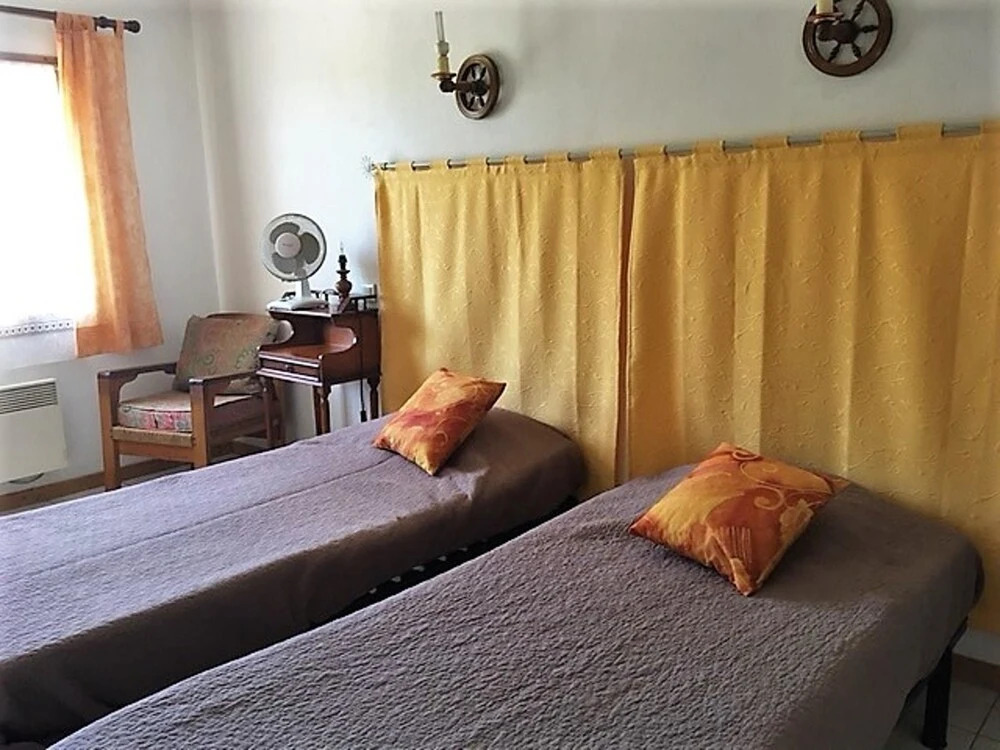 House With 2 Bedrooms in Ansouis, With Wonderful Mountain View, Pool A