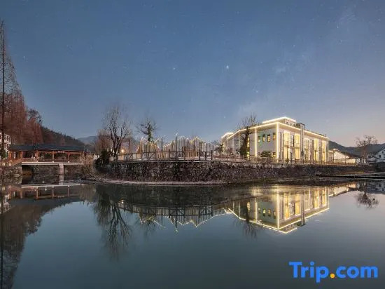 Lanting Creek bank · River · Fishing · Family Homestay