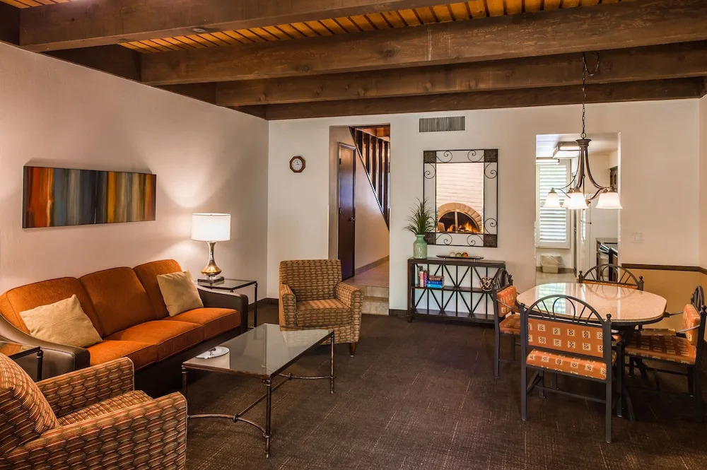 Arroyo Roble Resort at Oak Creek