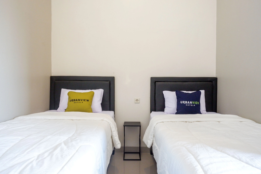 Urbanview Hotel near Alun Alun Tegal
